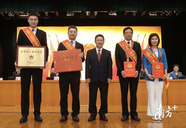 儿童如何在游戏中学习篮球技术_0